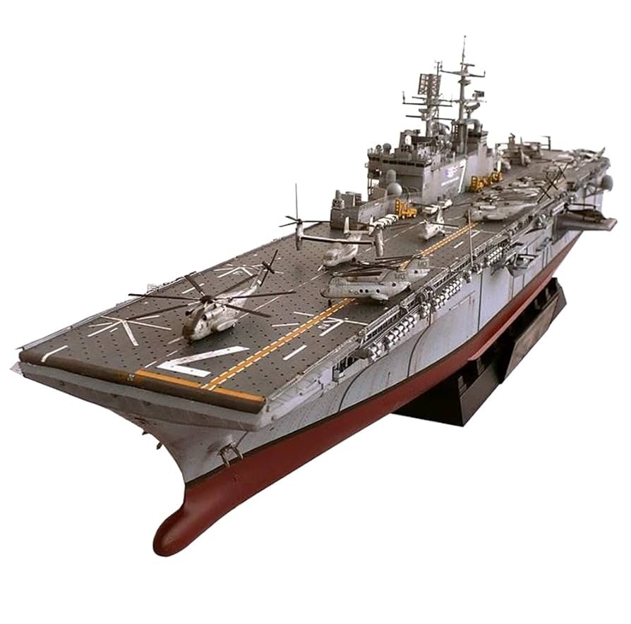 Maqueta de barco en metal